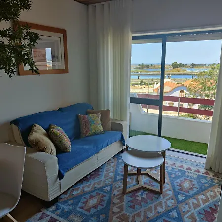 Aveirohouse بيت ضيافة *